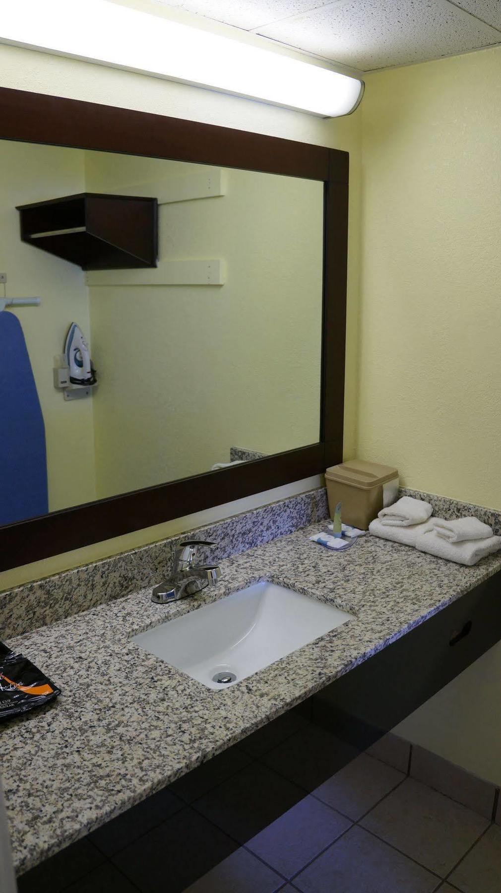 Regency Inn Pittsburg Extérieur photo